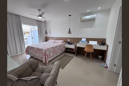 Casa de condomínio à venda com 269m², 3 quartos e 4 vagasQuarto 2