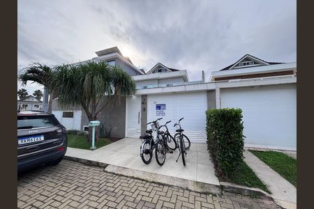 Casa de condomínio à venda com 269m², 3 quartos e 4 vagasFachada