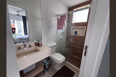 Casa de condomínio à venda com 269m², 3 quartos e 4 vagasBanheiro do Quarto 3