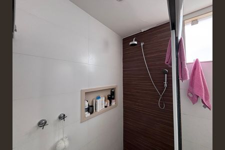 Casa de condomínio à venda com 269m², 3 quartos e 4 vagasBanheiro do Quarto 2