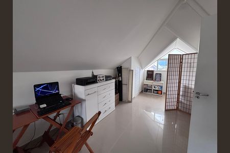 Casa de condomínio à venda com 269m², 3 quartos e 4 vagasSótão 