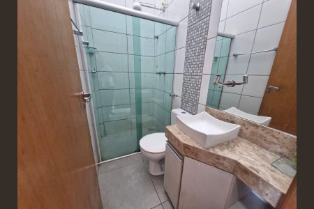 Casa para alugar com 130m², 3 quartos e 1 vaga Casa para alugar com 130m², 3 quartos e 1 vagaBanheiro