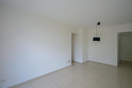 Sala de apartamento para alugar com 3 quartos, 76m² em Vila Suzana, São Paulo