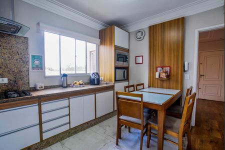 Apartamento à venda com 140m², 2 quartos e 2 vagas Apartamento à venda com 140m², 2 quartos e 2 vagasCozinha