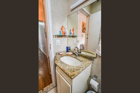 Apartamento à venda com 140m², 2 quartos e 2 vagas Apartamento à venda com 140m², 2 quartos e 2 vagasBanheiro da Suíte