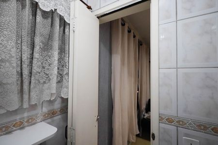 Casa à venda com 114m², 5 quartos e 2 vagasLavabo casa 1