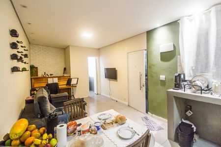 Casa à venda com 200m², 2 quartos e 5 vagasSala 