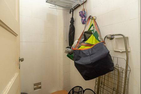 Banheiro de Serviço de apartamento à venda com 2 quartos, 172m² em Centro Histórico de São Paulo, São Paulo