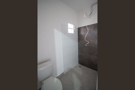 Banheiro de kitnet/studio para alugar com 1 quarto, 20m² em Vila Castilho, Votorantim