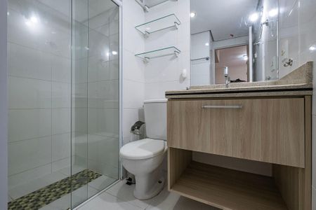 Banheiro de apartamento para alugar com 1 quarto, 40m² em Pinheiros, São Paulo