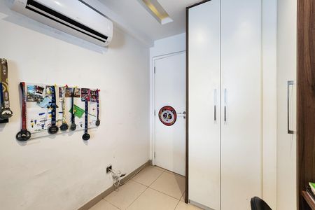 Apartamento à venda com 161m², 2 quartos e 1 vaga Apartamento à venda com 161m², 2 quartos e 1 vagaQuarto