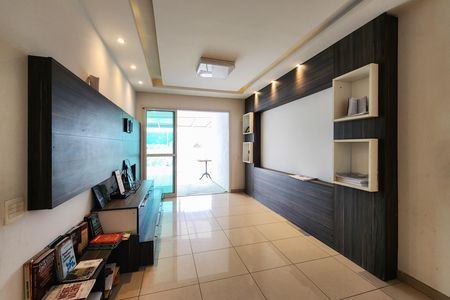 Apartamento à venda com 161m², 2 quartos e 1 vaga Apartamento à venda com 161m², 2 quartos e 1 vagaSala
