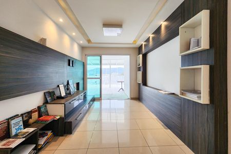 Apartamento à venda com 161m², 2 quartos e 1 vaga Apartamento à venda com 161m², 2 quartos e 1 vagaSala
