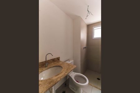 Apartamento à venda com 68m², 2 quartos e 1 vaga Apartamento à venda com 68m², 2 quartos e 1 vagaBanheiro da Suíte 2