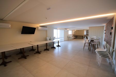 Apartamento para alugar com 50m², 1 quarto e 1 vaga Apartamento para alugar com 50m², 1 quarto e 1 vagaÁrea comum - Salão de festas