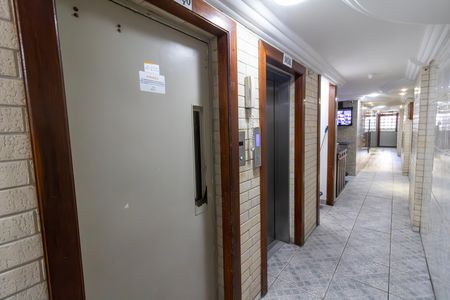 Apartamento à venda com 70m², 2 quartos e sem vaga Apartamento à venda com 70m², 2 quartos e sem vagaHall de entrada