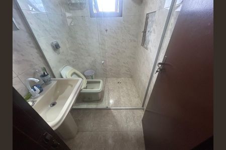 Casa para alugar com 380m², 4 quartos e 4 vagasBanheiro 1