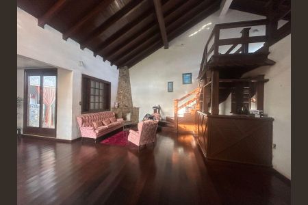 Sala 1 de casa para alugar com 4 quartos, 380m² em Mathias Velho, Canoas