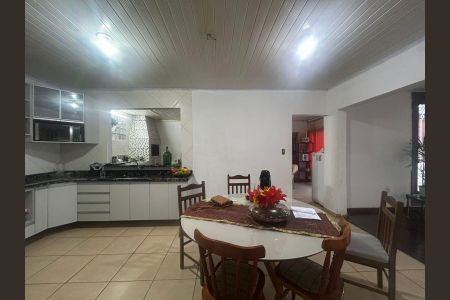Casa para alugar com 380m², 4 quartos e 4 vagasCozinha
