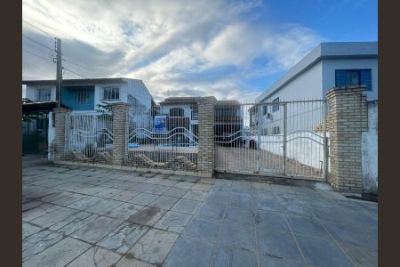 Casa para alugar com 380m², 4 quartos e 4 vagasFachada
