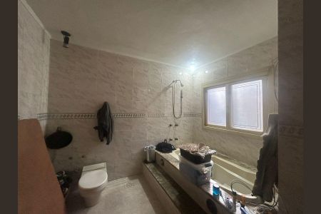 Casa para alugar com 380m², 4 quartos e 4 vagasBanheiro da Suíte