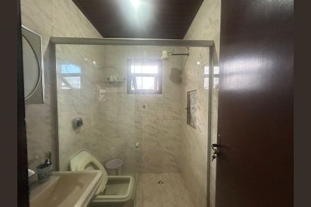 Casa para alugar com 380m², 4 quartos e 4 vagasBanheiro 1