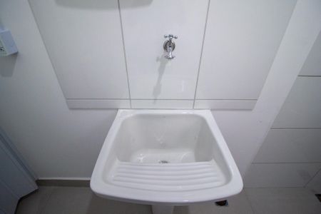 Banheiro de kitnet/studio para alugar com 1 quarto, 18m² em Vila Castilho, Votorantim