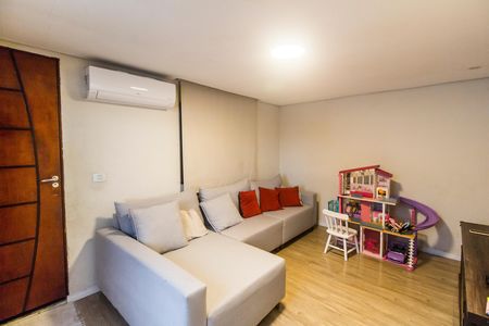Casa para alugar com 100m², 2 quartos e 2 vagasSala 