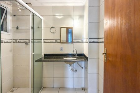 Banheiro da Suíte de apartamento para alugar com 1 quarto, 50m² em Aviação, Praia Grande