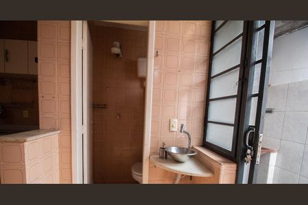 Casa de condomínio para alugar com 102m², 2 quartos e 1 vaga Casa de condomínio para alugar com 102m², 2 quartos e 1 vagaBanheiro de Serviço