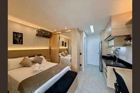Quarto de kitnet/studio à venda com 1 quarto, 25m² em Jardim das Acacias, São Paulo