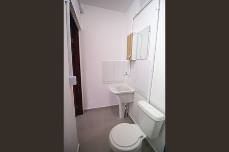 Studio para alugar com 30m², 1 quarto e sem vaga Studio para alugar com 30m², 1 quarto e sem vagaBanheiro