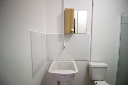 Studio para alugar com 30m², 1 quarto e sem vaga Studio para alugar com 30m², 1 quarto e sem vagaBanheiro