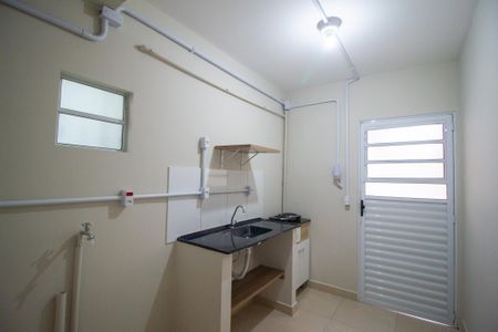 Studio para alugar com 30m², 1 quarto e sem vaga Studio para alugar com 30m², 1 quarto e sem vagaÁrea de Serviço