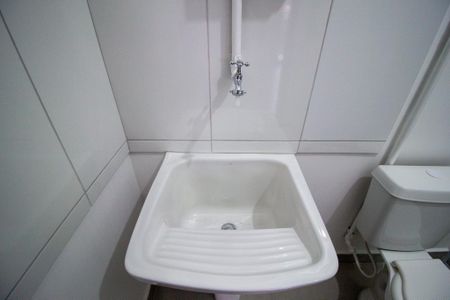 Studio para alugar com 30m², 1 quarto e sem vaga Studio para alugar com 30m², 1 quarto e sem vagaBanheiro
