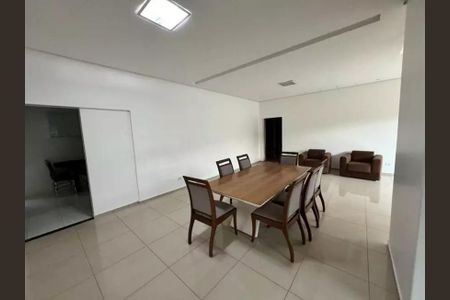 Sala de casa para alugar com 4 quartos, 280m² em Jardim Karaíba, Uberlândia