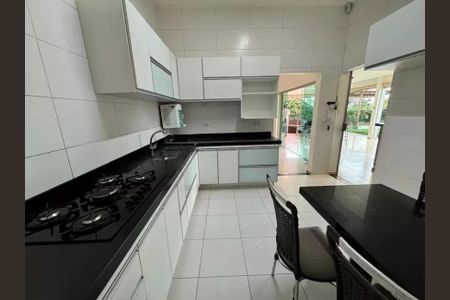 Cozinha de casa para alugar com 4 quartos, 280m² em Jardim Karaíba, Uberlândia