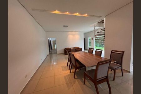 Sala de casa para alugar com 4 quartos, 280m² em Jardim Karaíba, Uberlândia