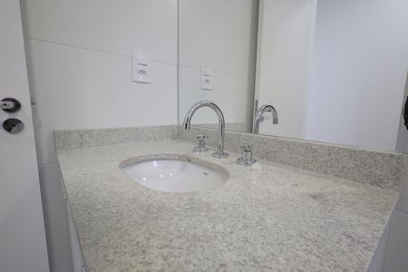 Apartamento para alugar com 64m², 2 quartos e 2 vagas Apartamento para alugar com 64m², 2 quartos e 2 vagasBanheiro 1