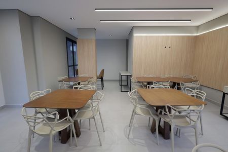 Apartamento para alugar com 64m², 2 quartos e 2 vagas Apartamento para alugar com 64m², 2 quartos e 2 vagasÁrea comum - Salão de festas
