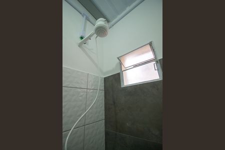 Banheiro de kitnet/studio para alugar com 1 quarto, 14m² em Vila Castilho, Votorantim