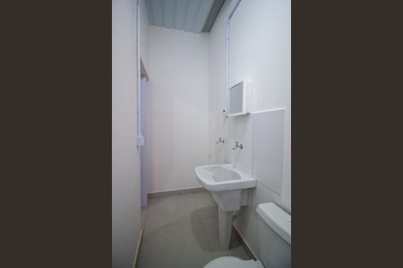 Banheiro de kitnet/studio para alugar com 1 quarto, 14m² em Vila Castilho, Votorantim