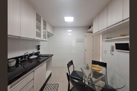 Apartamento para alugar com 89m², 2 quartos e 2 vagas Apartamento para alugar com 89m², 2 quartos e 2 vagasCozinha