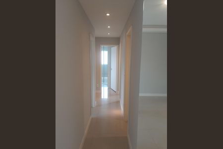 Corredor de apartamento para alugar com 3 quartos, 86m² em Freguesia (Jacarepaguá), Rio de Janeiro