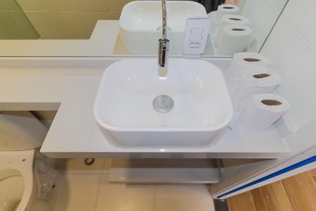 Apartamento para alugar com 32m², 2 quartos e sem vaga Apartamento para alugar com 32m², 2 quartos e sem vagaBanheiro