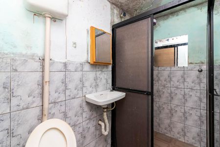 Banheiro de casa para alugar com 1 quarto, 33m² em Vila Espanhola, São Paulo