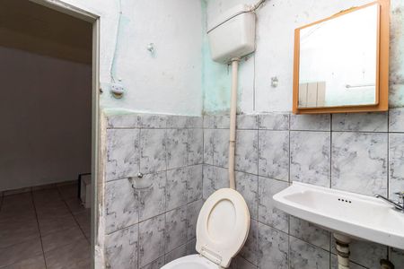 Banheiro de casa para alugar com 1 quarto, 33m² em Vila Espanhola, São Paulo