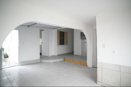 Casa para alugar com 80m², 2 quartos e 1 vagaSala