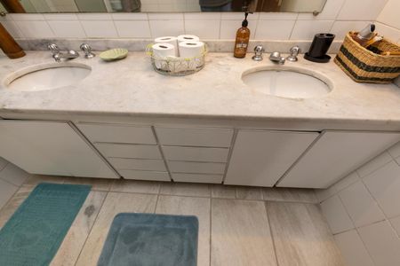 Apartamento à venda com 56m², 1 quarto e 1 vaga Apartamento à venda com 56m², 1 quarto e 1 vagaBanheiro da Suite