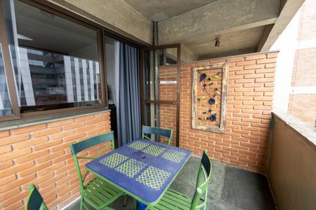 Apartamento à venda com 56m², 1 quarto e 1 vaga Apartamento à venda com 56m², 1 quarto e 1 vagaVaranda